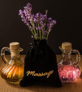 Massage in Nieuwegein met aromatherapie en hot stone behandelingen voor ontspanning en welzijn